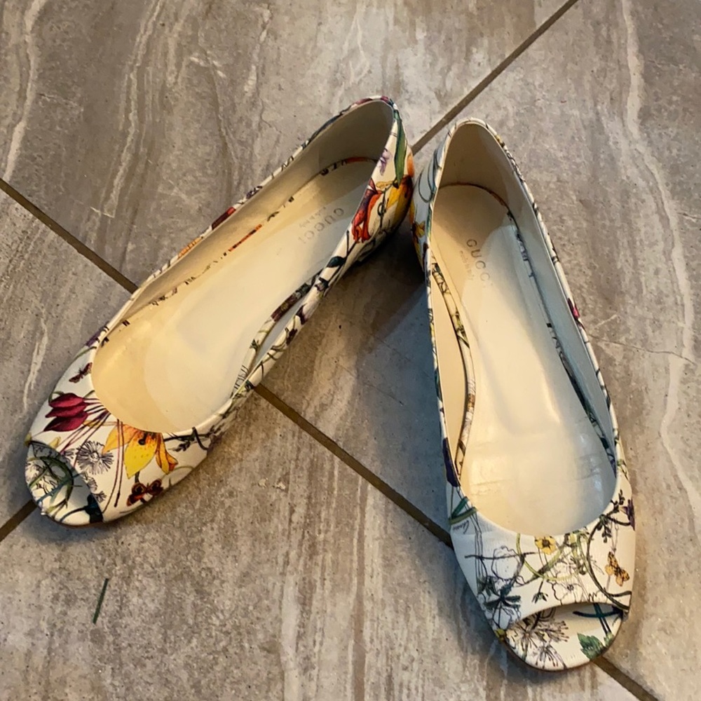 Moving Sale - closet clean out